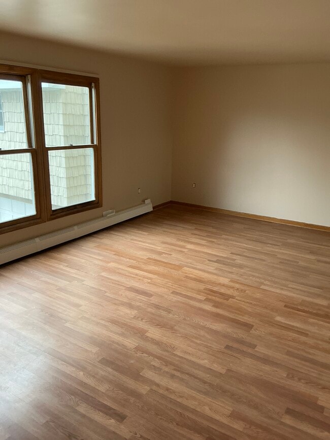 Living room -Dining room - 225 Sickles Ave Unit 1