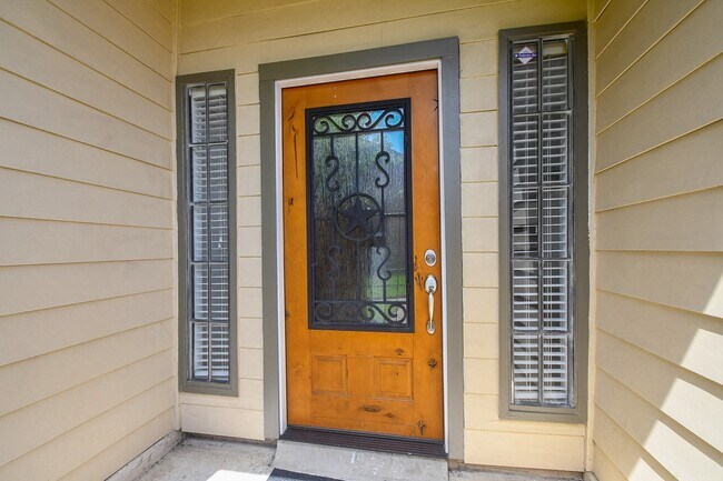 Photo - 718 Country Pl Dr