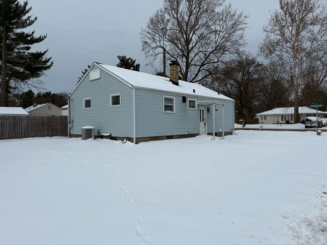 Photo - 1525 Springland Ave