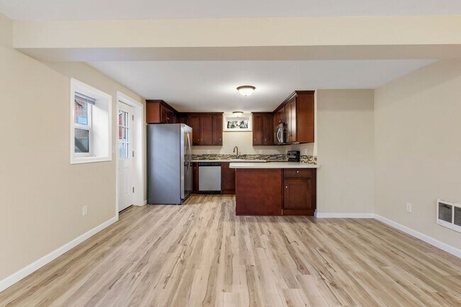 Photo - 4430 NE 78th Ave Unit B