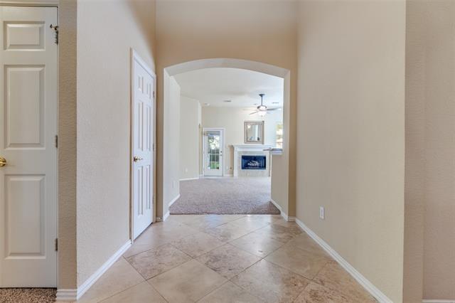 Photo - 305 Parkhurst Ln