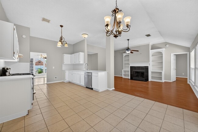 Photo - 2306 Lord Nelson Dr