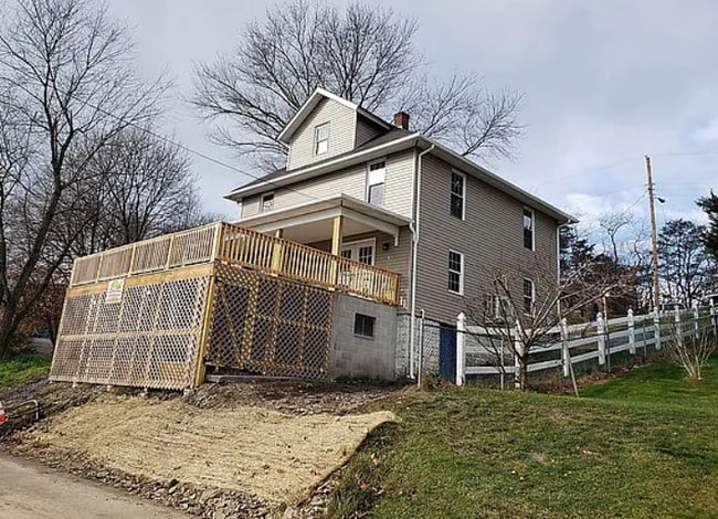 Building Photo - 532 Princeton St