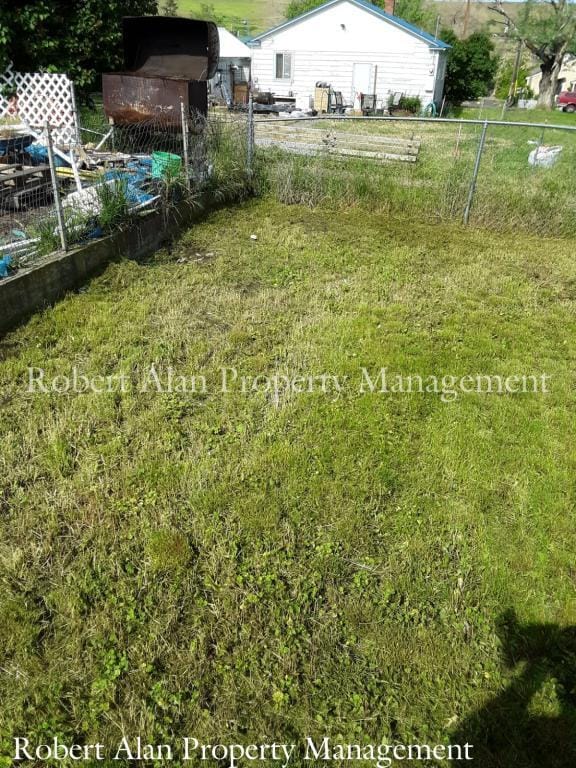 Photo - 271 NE Douglas St