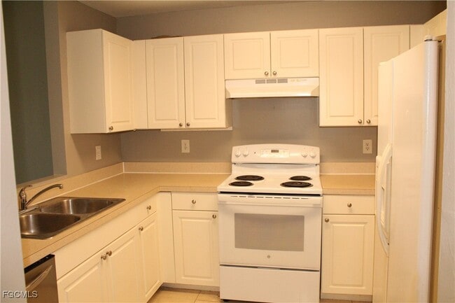 Photo - 703 SE 8th Terrace