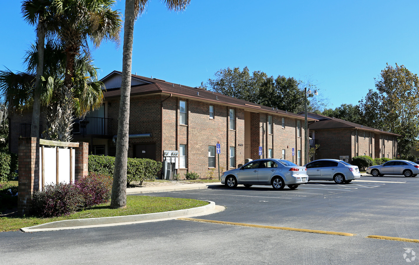 Edgewater Park Apartments - Edgewater Park Apartments