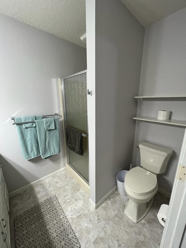 Master Bath - 13816 Wild Horse Ct
