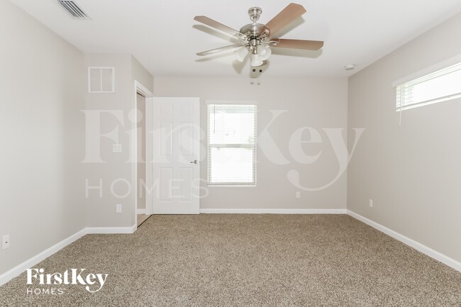 Photo - 122 SW Sea Lion Rd