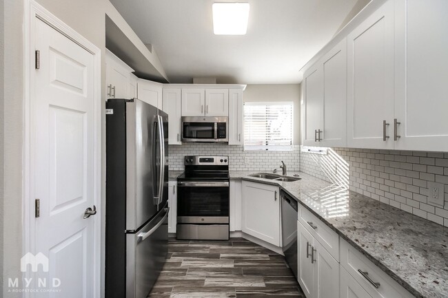 Photo - 921 S Val Vista Dr