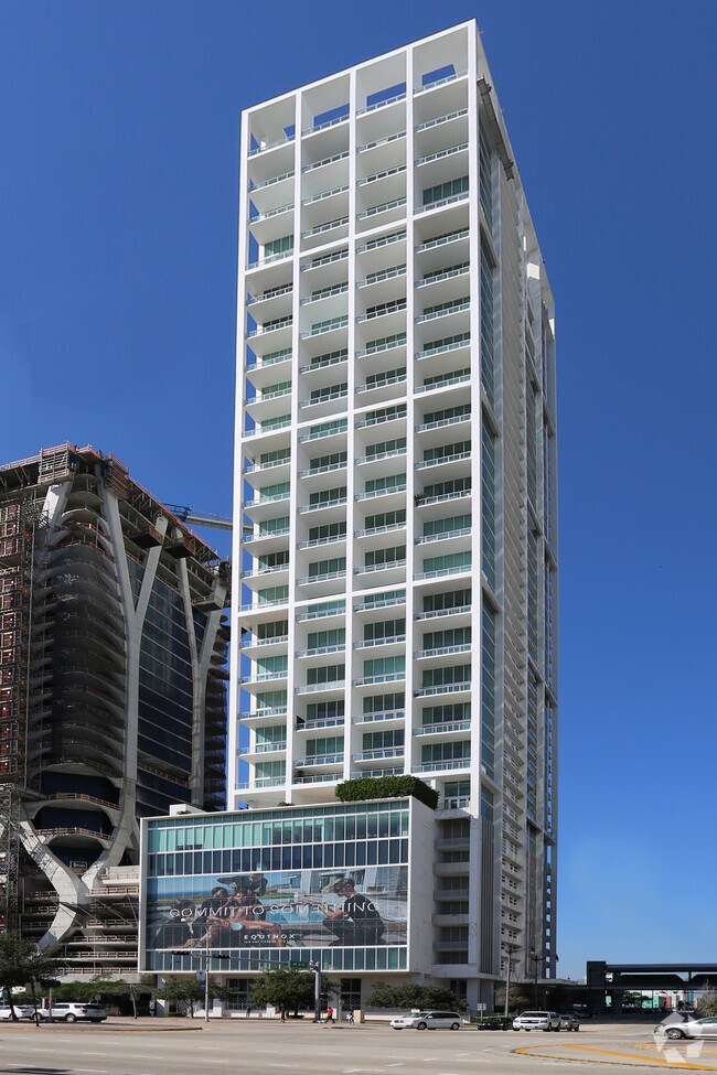 Photo - Ten Museum Park