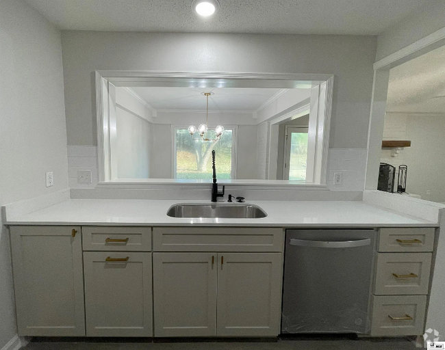 Building Photo - 121 Clearwater Cir Rental