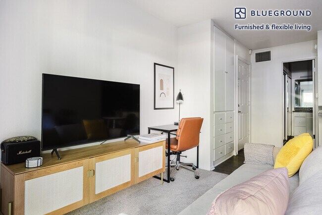 3654 Barham Blvd Unit SI FL2-ID1288