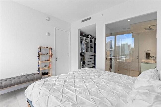 Photo - 700 NE 26th Ter Unidad 2605