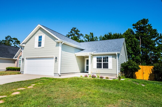 Photo - 100 Lakeside Green Dr