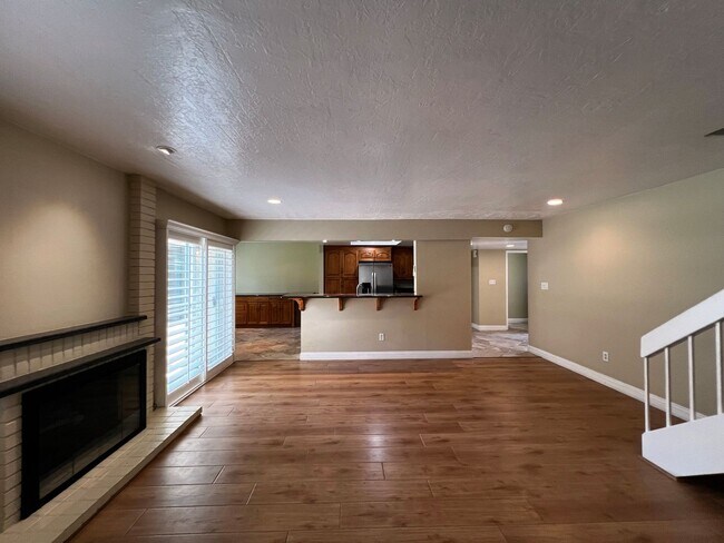 Photo - Serene Location in Park Point Loma! Two Ca...