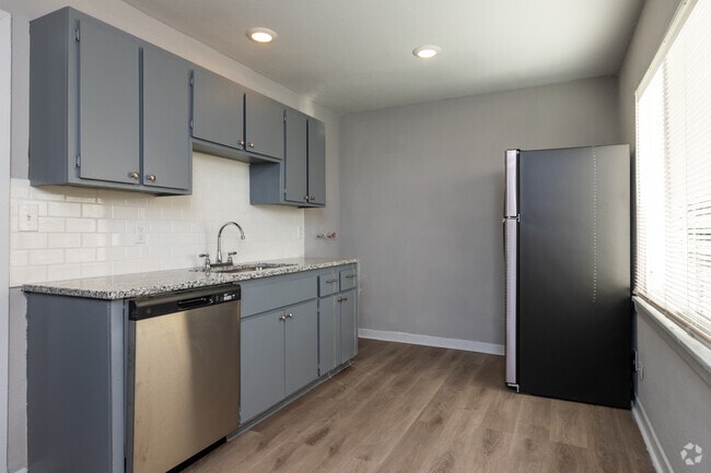 3BR, 1BA - 957SF - Kitchen - Blacklark Apartments