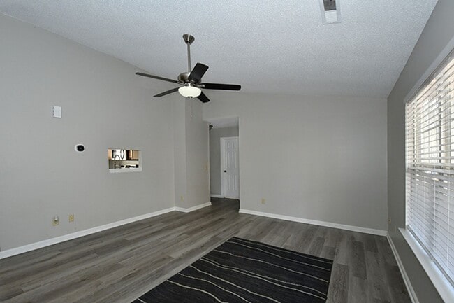 Photo - 116 Milbros Ln