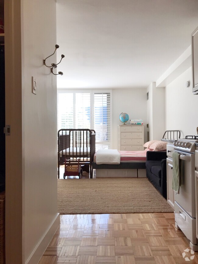 Building Photo - 950 25th St NW Unit 301N Rental