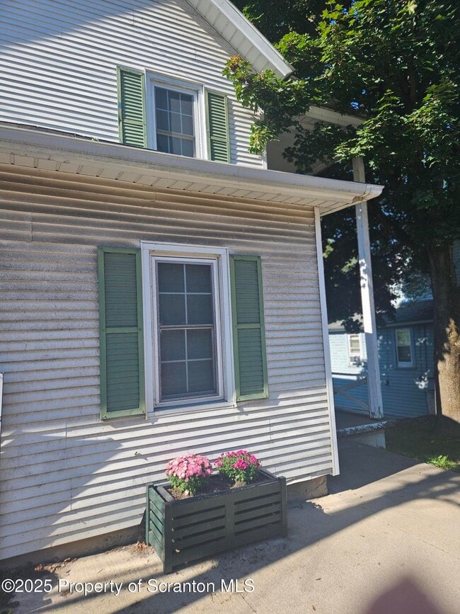 Photo - 105 College Ave