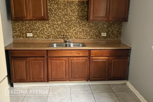 Photo - 9320 S Saginaw Ave