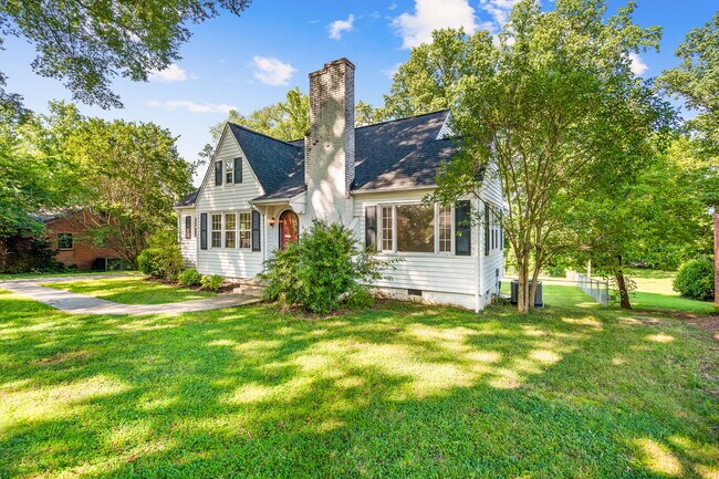 Photo - 631 Country Club Dr