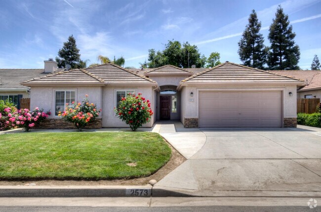 Building Photo - 2573 E Skyview Ave Rental