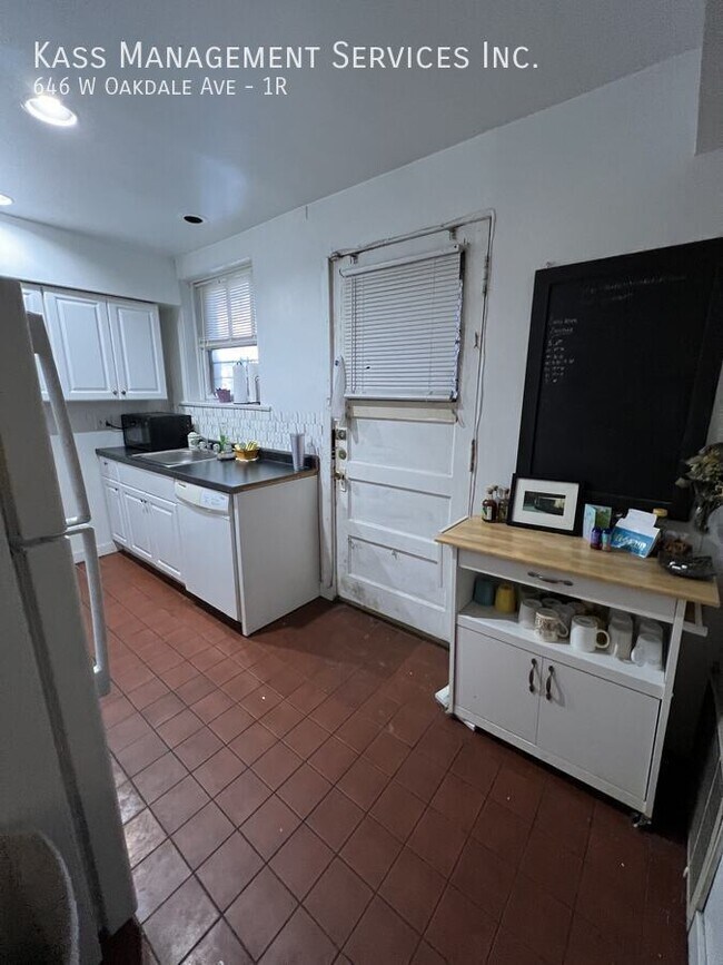Photo - 646 W Oakdale Ave Unidad 1R