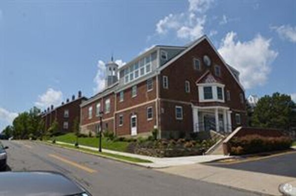 Building Photo - 6 Admirals Wy Unit 2 Rental