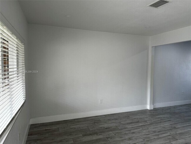 Photo - 6844 NW 5th Ave Unit 6846