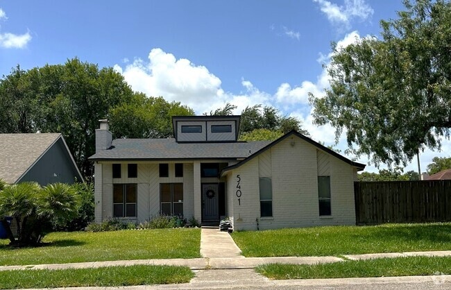 Building Photo - 5401 Crossgate Dr S Rental