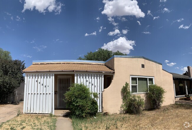 Building Photo - 1015 Gidding St Rental