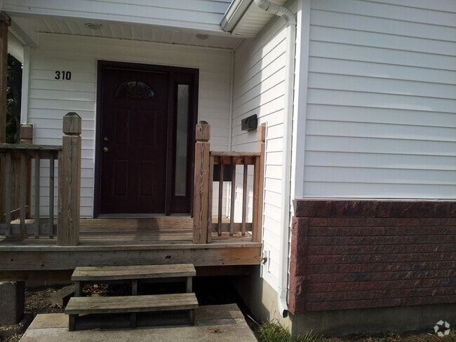 Building Photo - 310 Jackson St Rental