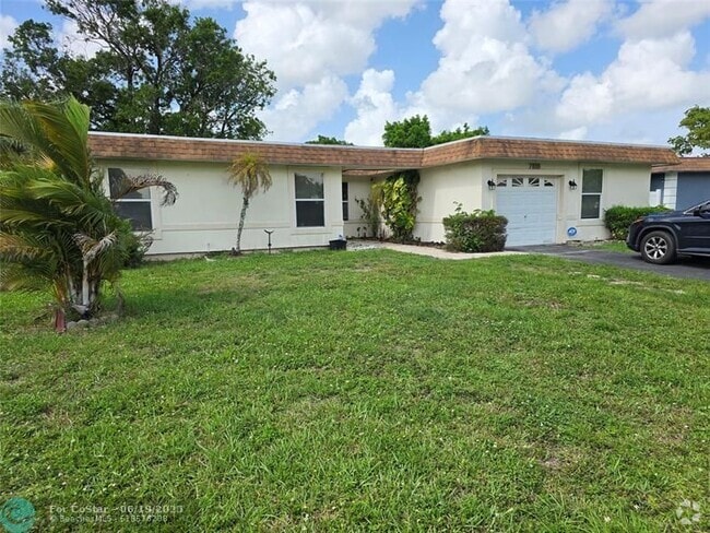 Building Photo - 7816 NW 70th Terrace Rental