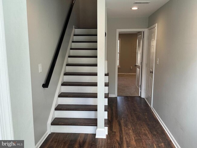 Photo - 43444 Nottingham Sq