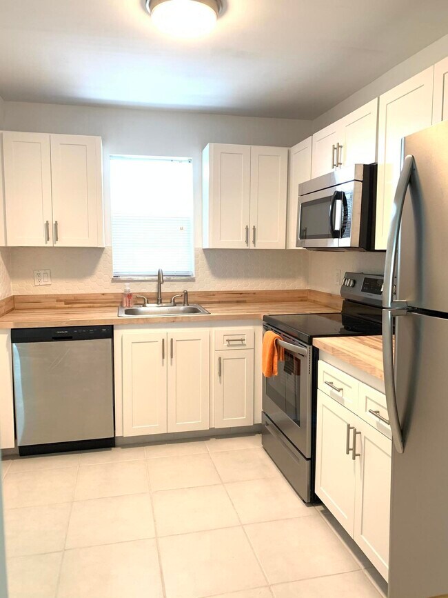 Photo - 740 E Ocean Ave