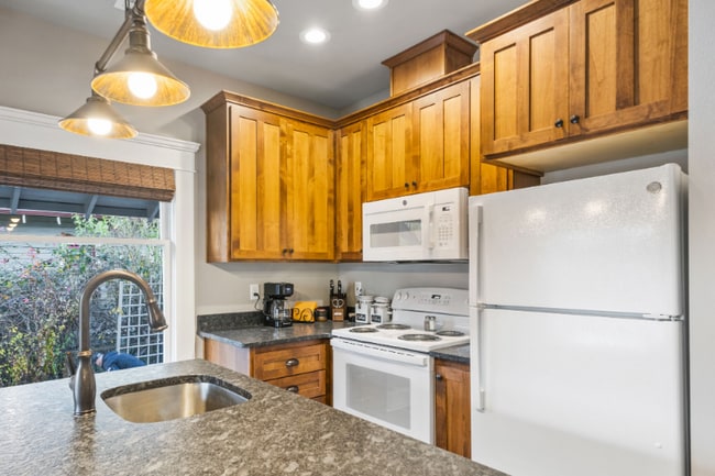 Photo - 925 SW Walnut St