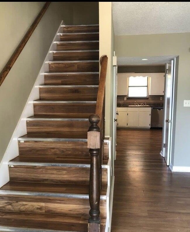 Photo - 2420 Hampstead Dr