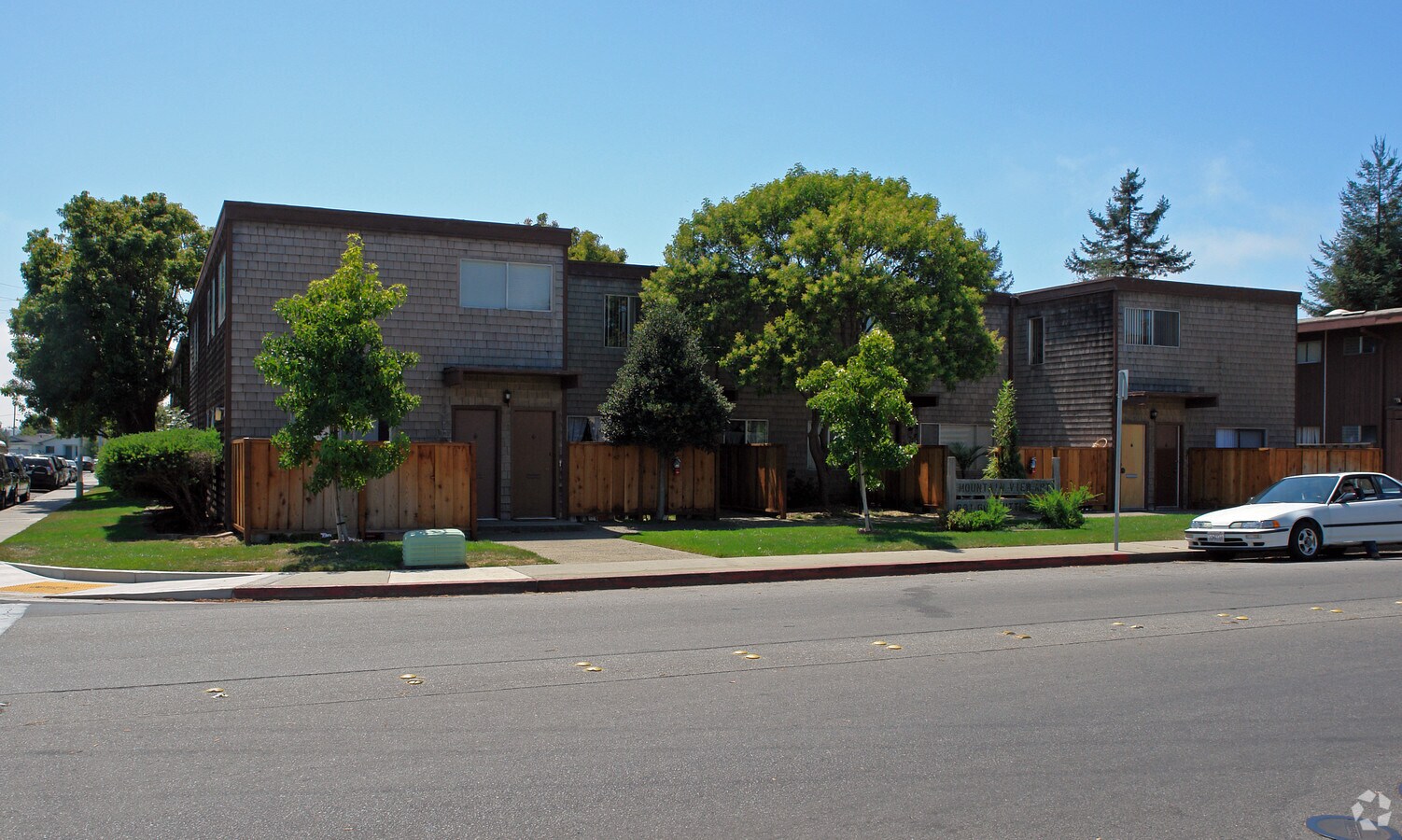 Mountain View Apartments - Mountain View Apartments