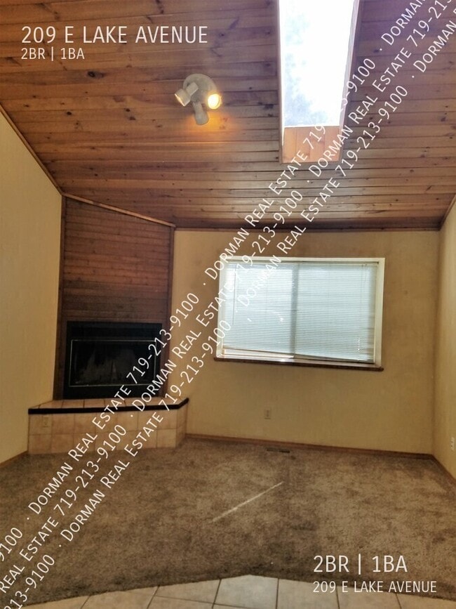 Photo - 209 E Lake Ave