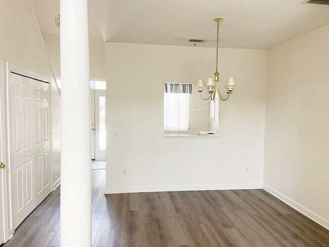 Photo - 5006 Carleton Dr