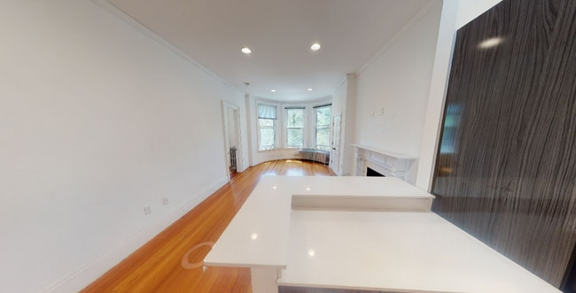 318 Commonwealth Ave