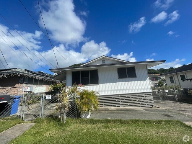 Building Photo - Newly Renovated Cozy Single house 2/2/1  n...