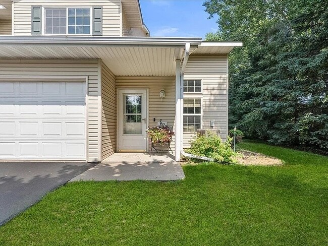 Photo - 158 Bridgewater Trl