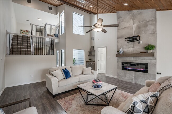 Building Photo - 387 Rancho Bauer Dr