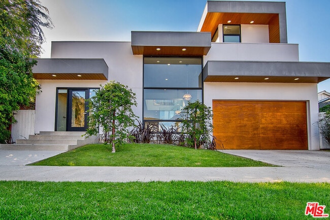 Building Photo - 11367 Elderwood St