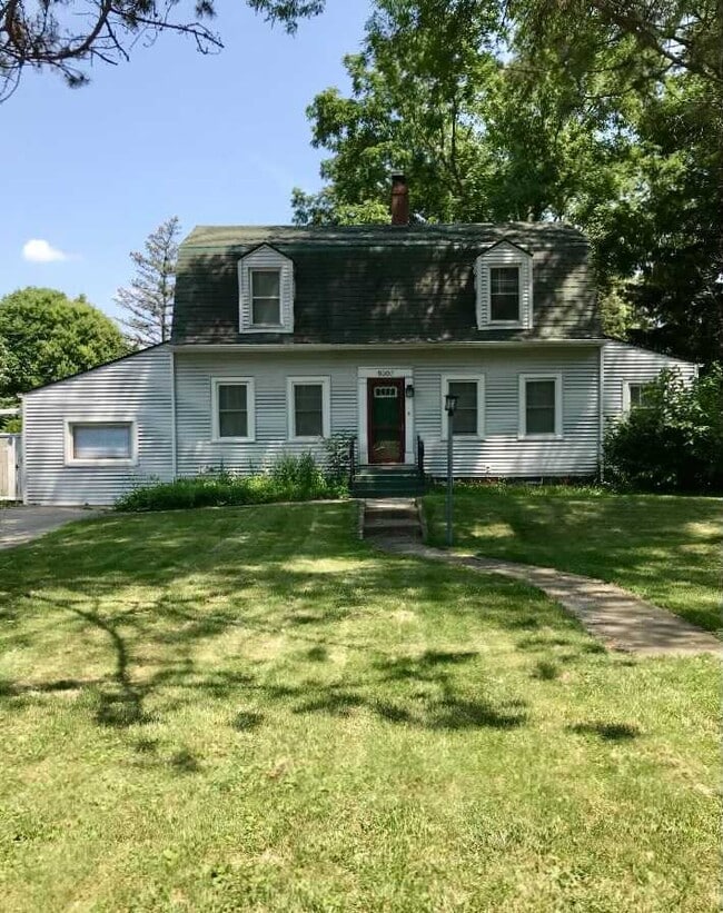 Building Photo - 8307 Greenwood Ave