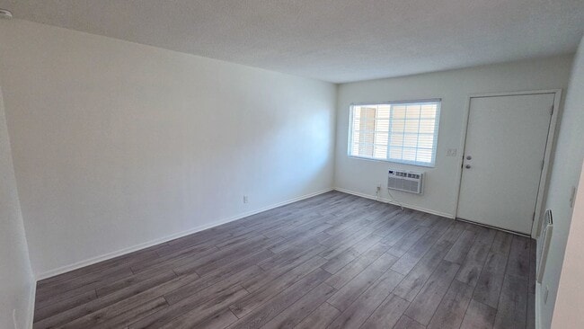 Photo - 856 N Euclid St Unit 854