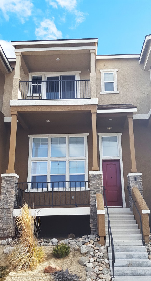 Building Photo - Gorgeous Town Home Across from Virginia Lake!