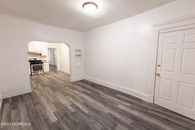 Photo - 110 Rector St Unit 1