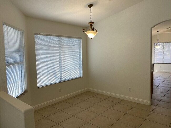 Photo - 1069 Ashwood Bay Ave